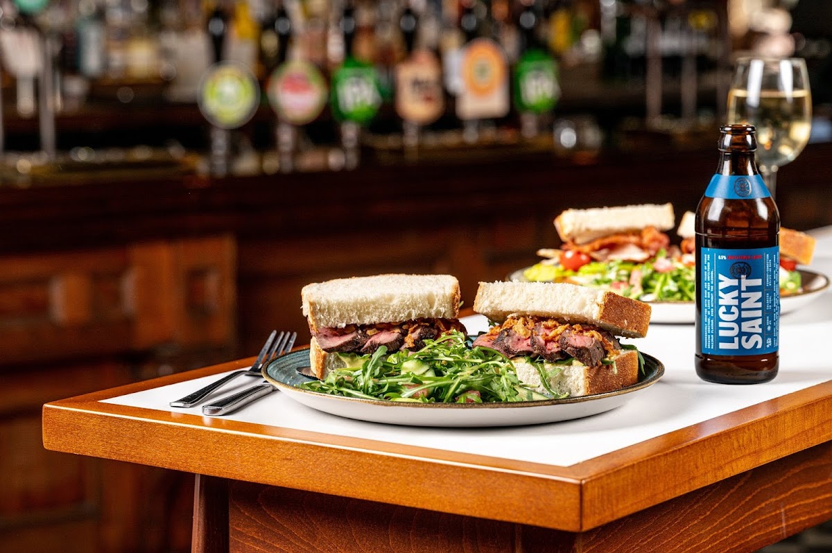 Watergates Bar Google photo 2