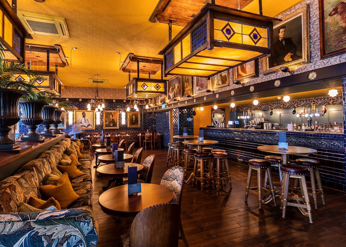 Cosy Club Google photo 1