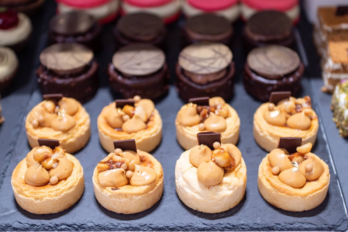 EL&N London x H beauty - Chester Google photo 2